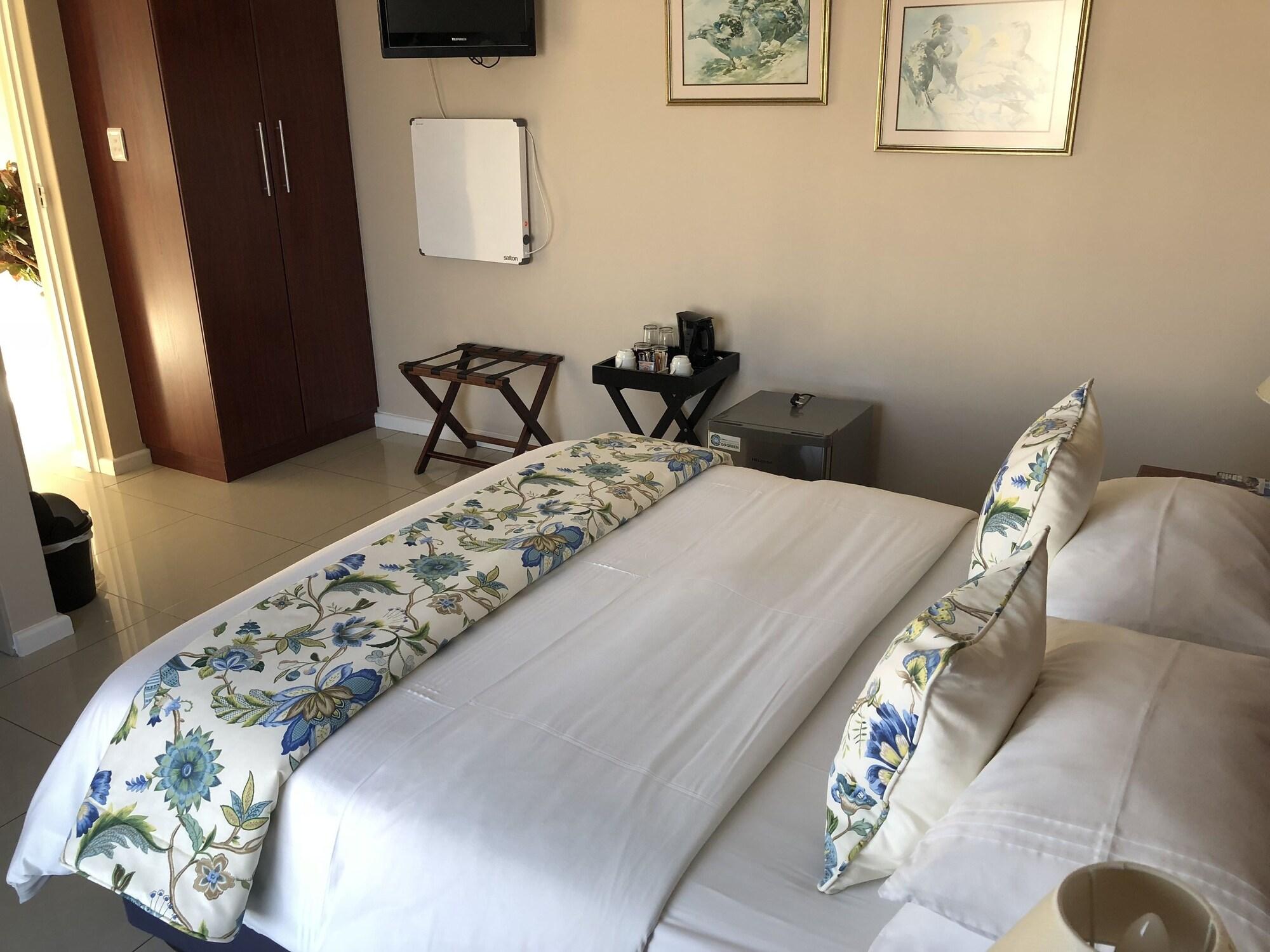 Le Blue Guesthouse Порт-Элизабет Экстерьер фото