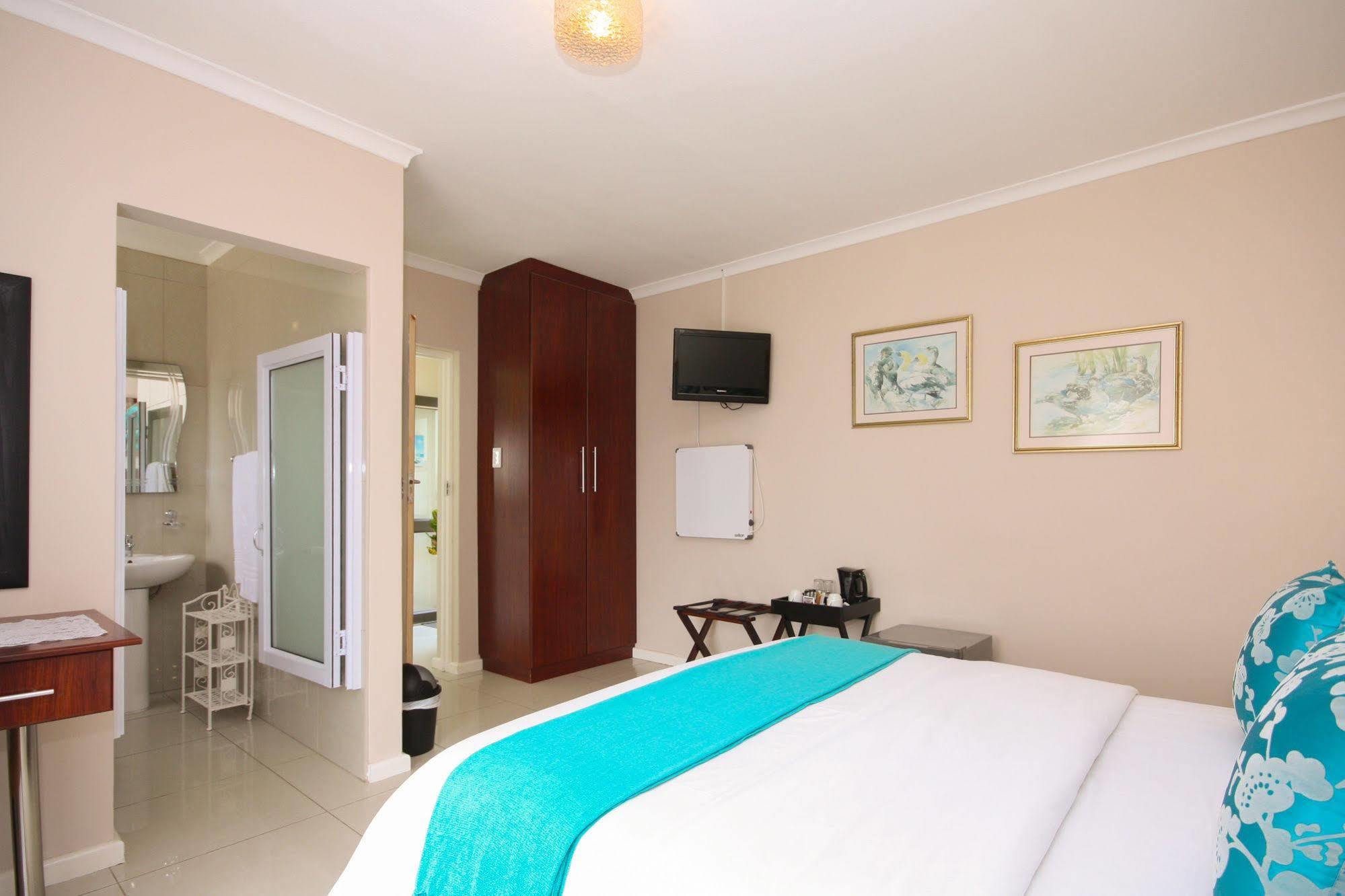 Le Blue Guesthouse Порт-Элизабет Экстерьер фото